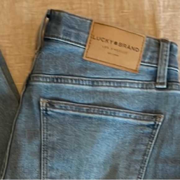 NWOT's Lucky Brand Boot Cut  Jeans Sz 8 - Picture 2 of 5